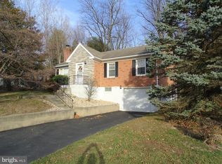 2191 Fineview Dr, York, PA 17406