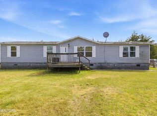 2124 Rainwater Rd, Dandridge, TN 37725