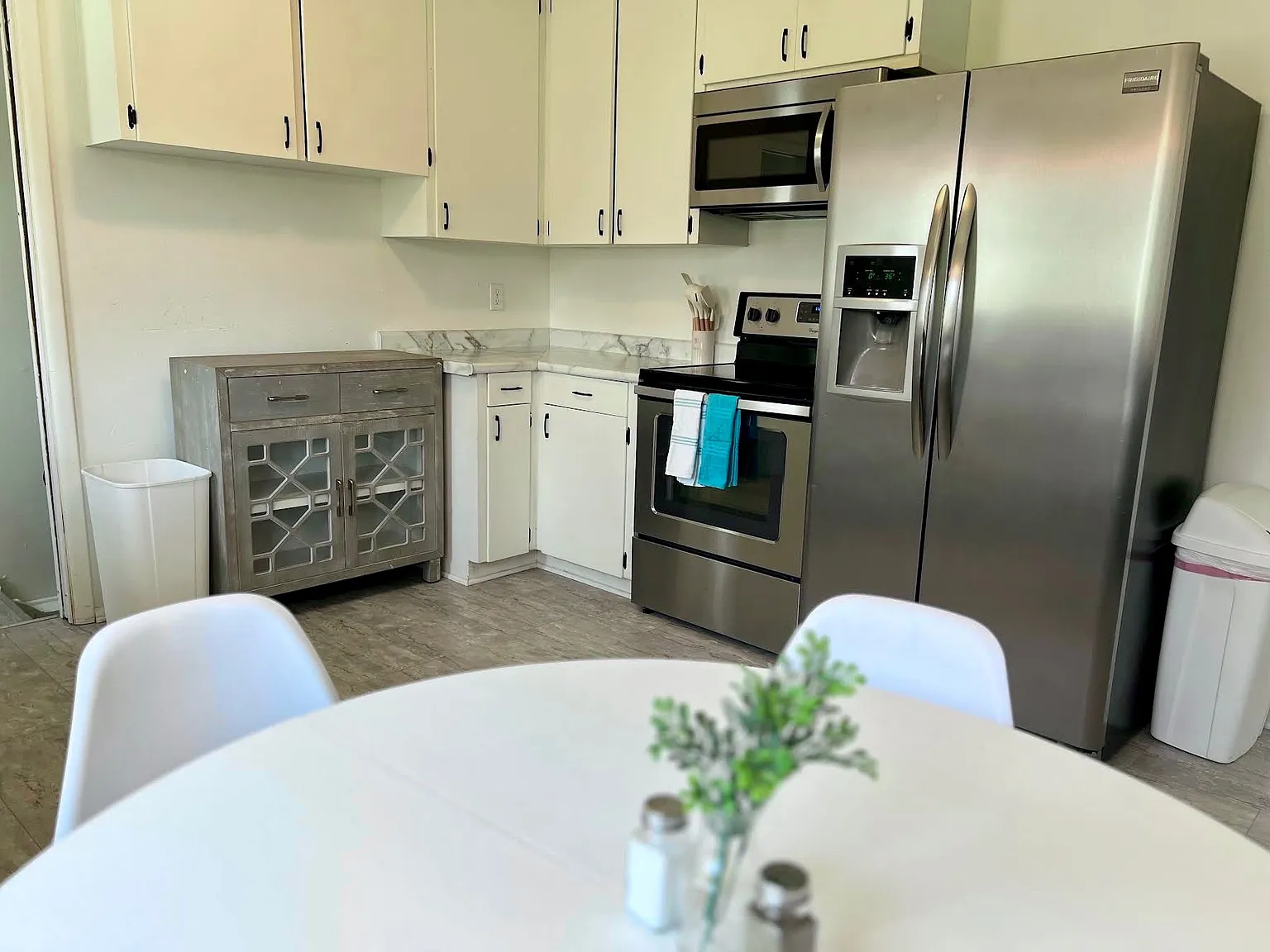3 bed, 1567 sqft, $3,200 — Photo 3