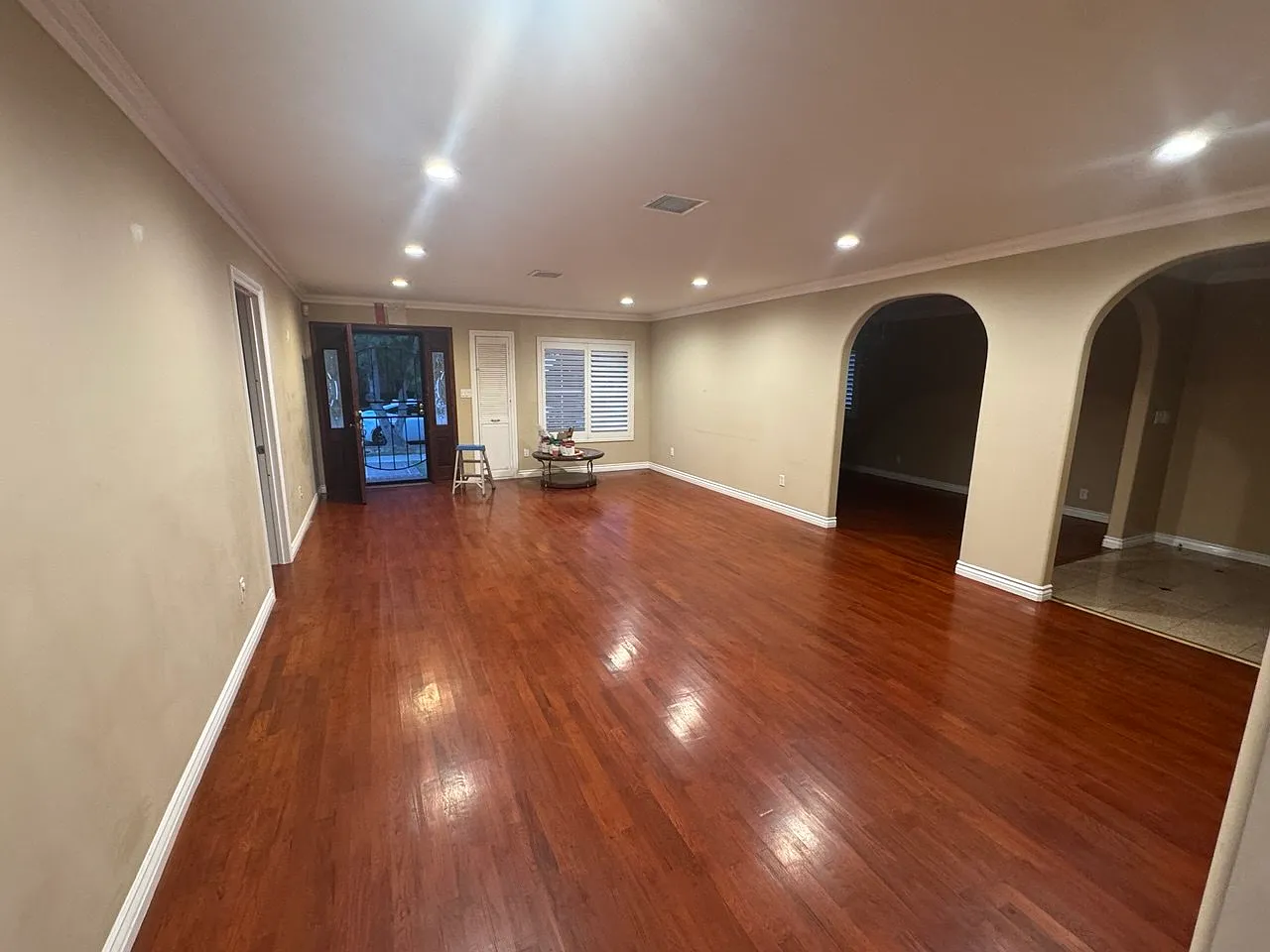 3 bed, 2400 sqft, $4,500 — Photo 4