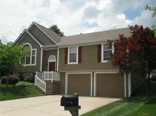 2341 NE Overbrook Dr, Blue Springs, MO 64029