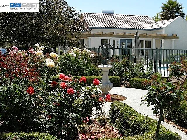 2 bed, 1086 sqft, $3,250 — Photo 4