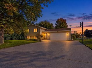 515 Cindy Ln, Owatonna, MN 55060