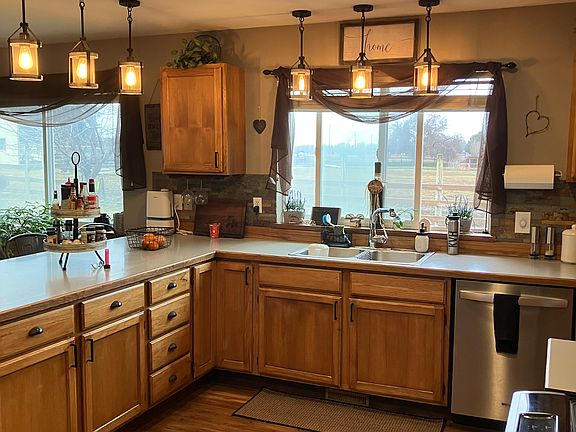 3rd image of 2310 Umptanum Rd