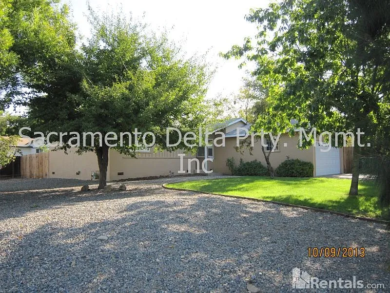 3220 Portsmouth Dr photo 1