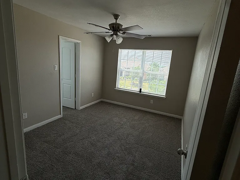 2136 Mulberry Dr — Photo 21