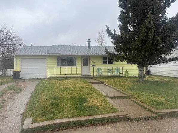 221 E Hugus St, Rawlins, WY 82301
