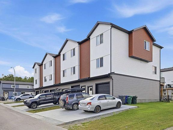 2nd image of 11 Carriage Lane Way