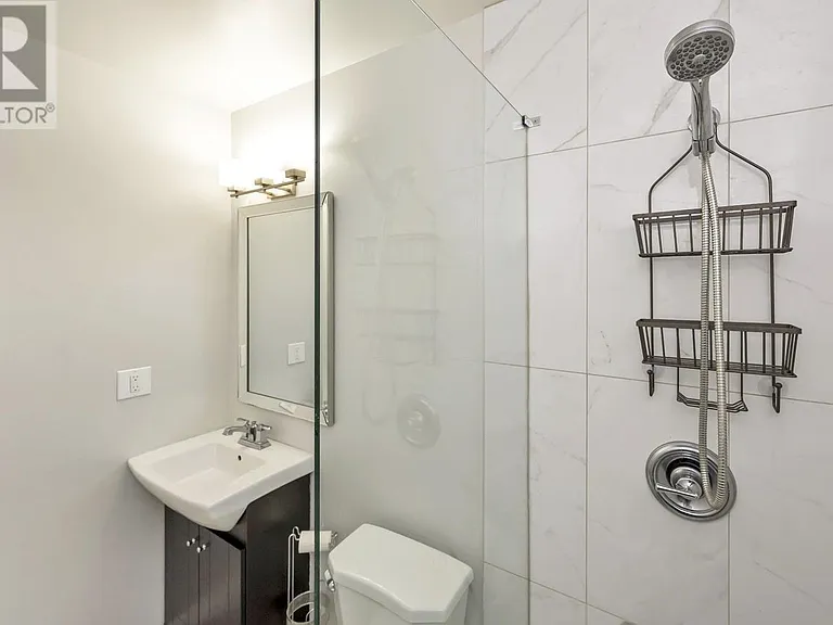 1630 Quadra St #306 — Photo 11