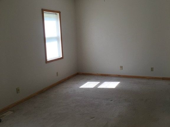 4th image of 40 Steel St