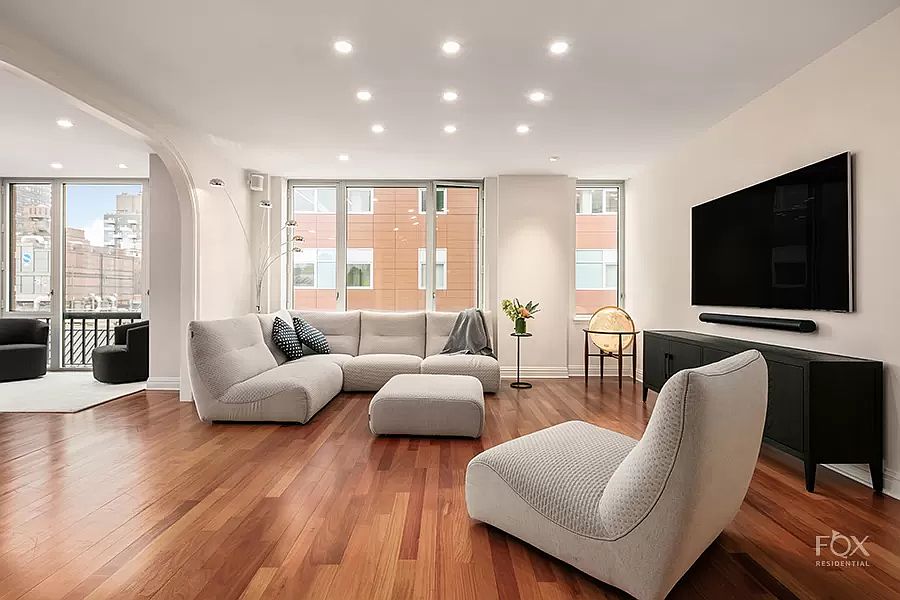 1st image of 90 E End Ave APT 11B