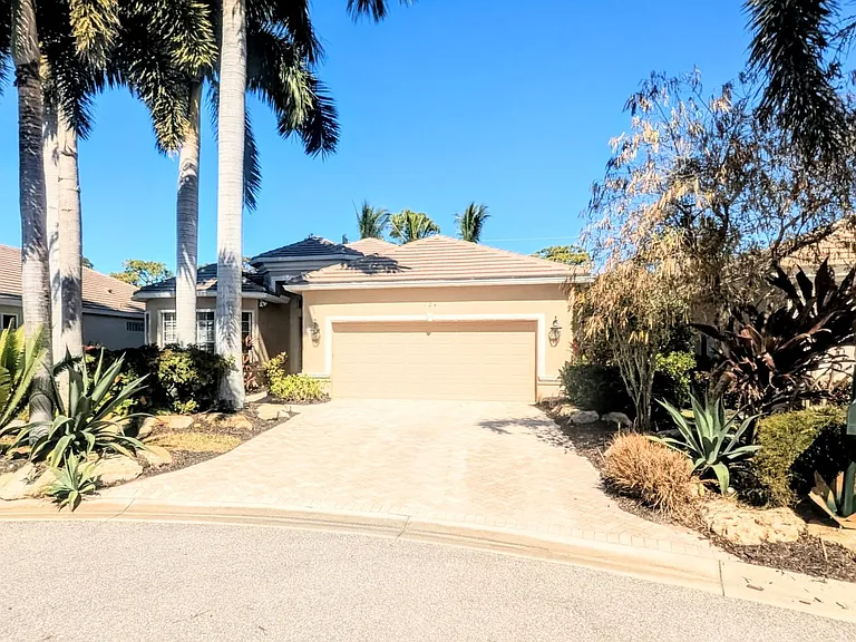 124 Turquoise Ln — Photo 1