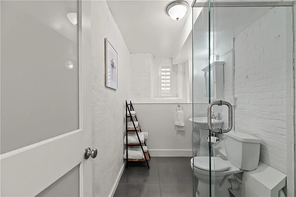 Lenthal School Condos — Photo 4