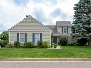 2903 Hunters Pl, Kalamazoo, MI 49048