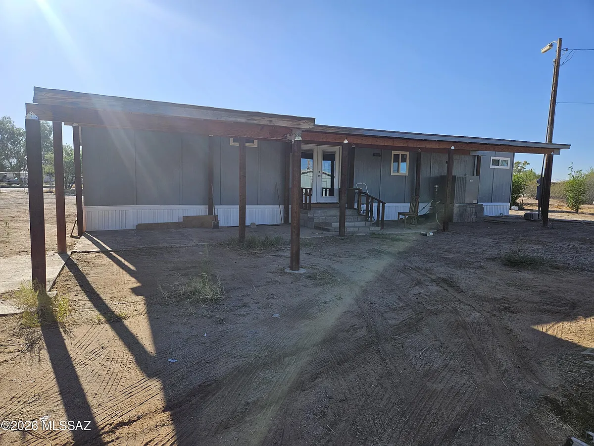 Building Photo - 10261 N Volk Ave #1