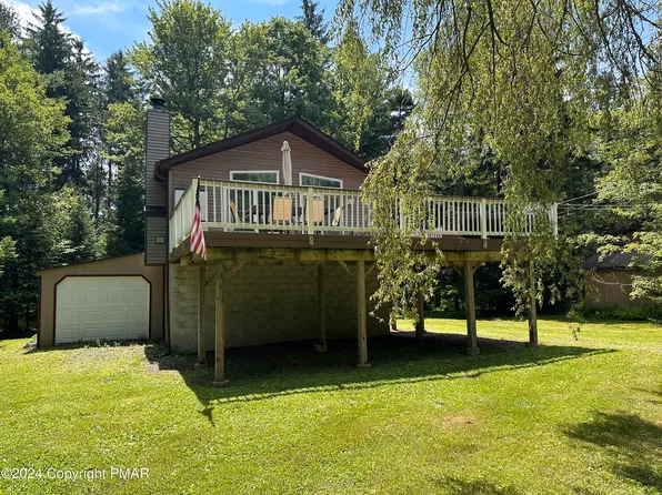 1309 Willow Ct, Pocono Lake, PA 18347