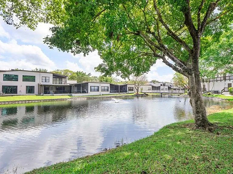 9717 N New River Canal Rd #409 — Photo 43