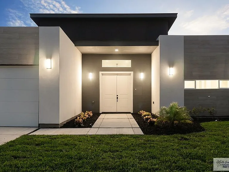 6217 Mackenna Dr — Photo 3