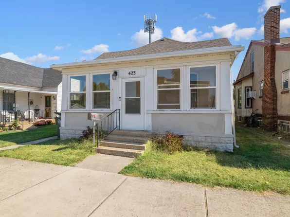 423 Center St, Hobart, IN 46342