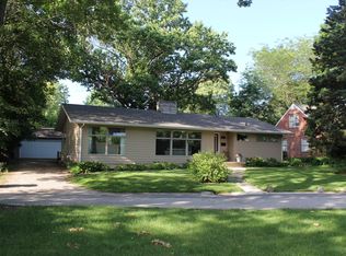 407 Sunnycrest Ct W, Urbana, IL