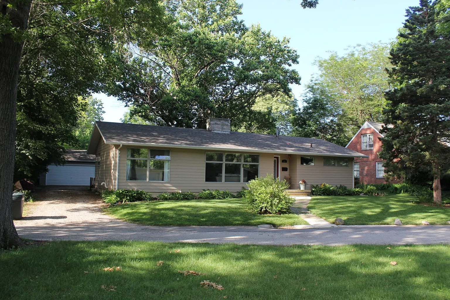 407 Sunnycrest Ct W photo 1
