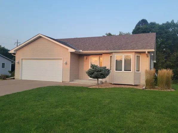 1012 9th St SW, Pine City, MN 55063
