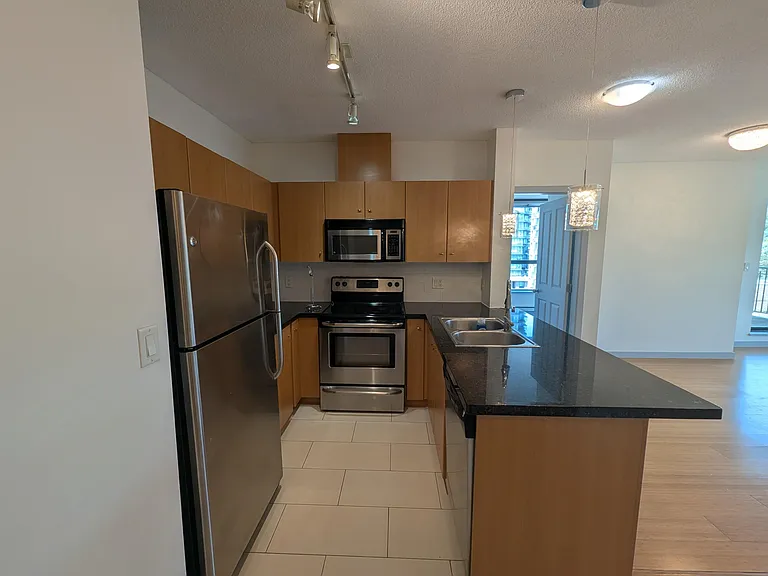 511 Rochester Ave #1204 — Photo 3