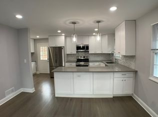 1050 Harvard Pl, Fort Lee, NJ 07024