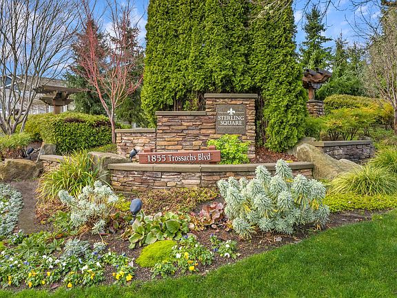 2nd image of 1855 Trossachs Blvd SE Unit 1106