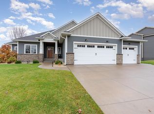 2719 Pine Ridge Blvd, Red Wing, MN 55066