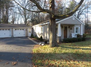 17861 W Spring Lake Rd, Spring Lake, MI 49456