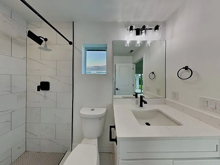 2308 NW 9th Ave — Photo 17