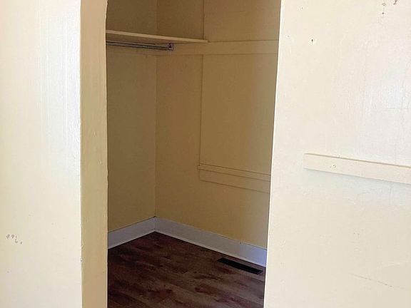 5th image of 112 N Plum St APT 2