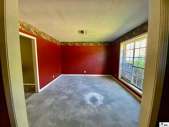 5th image of 33 Lakeview Dr