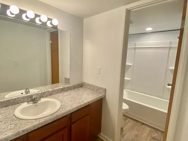 504 Saint Johns St — Photo 115