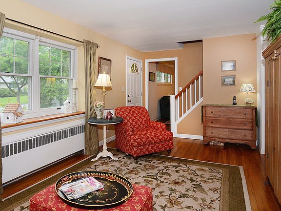 Living room w/view of entry