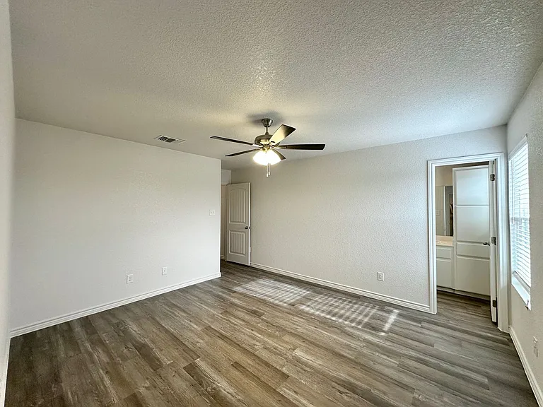 234B Dolphin Dr — Photo 27