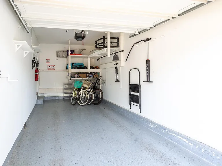 1057 E Appleton St #1 — Photo 36