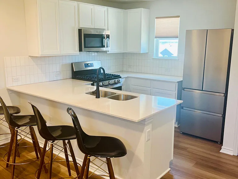 8901 Looksee Ln — Photo 10