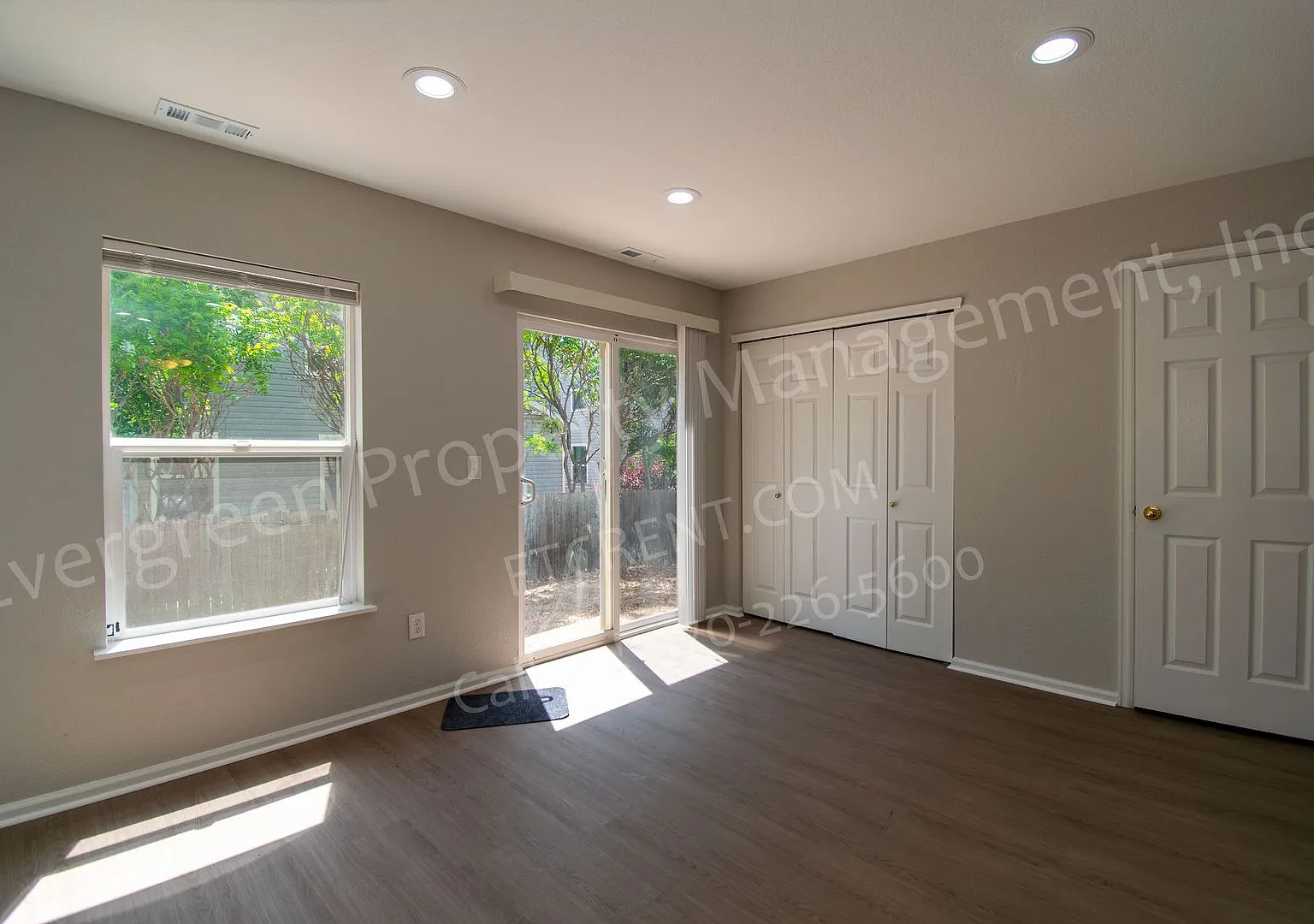 Fantastic 4 bedroom, 2 bathroom home in great location! — Photo 4