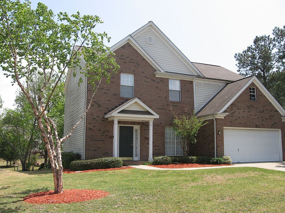 3 BR 2.5 Bath Big Lot .5 acre 