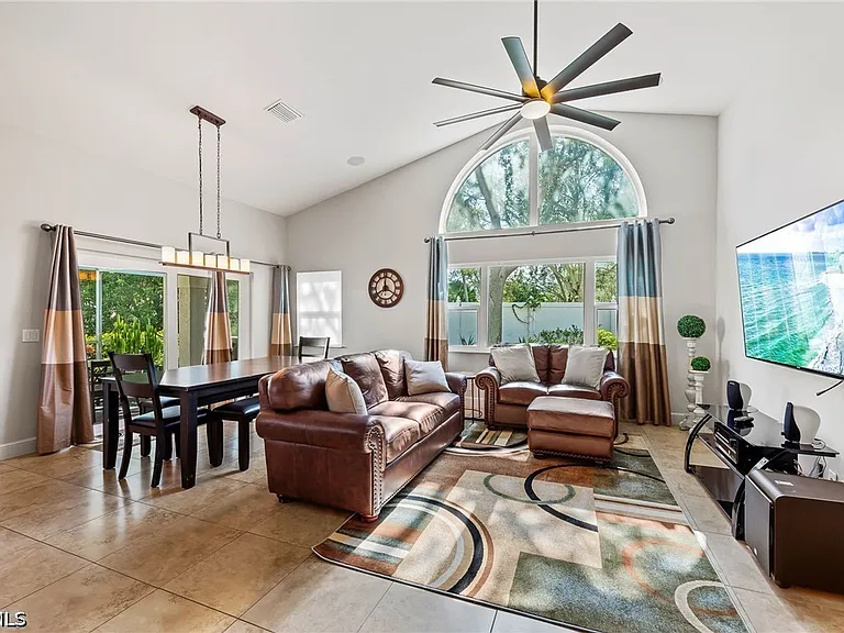 1250 Silverstrand Dr — Photo 6