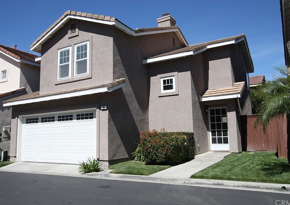 1st image of 15 Gretchen Ct