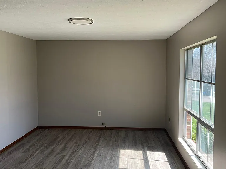 210 Candace St — Photo 4