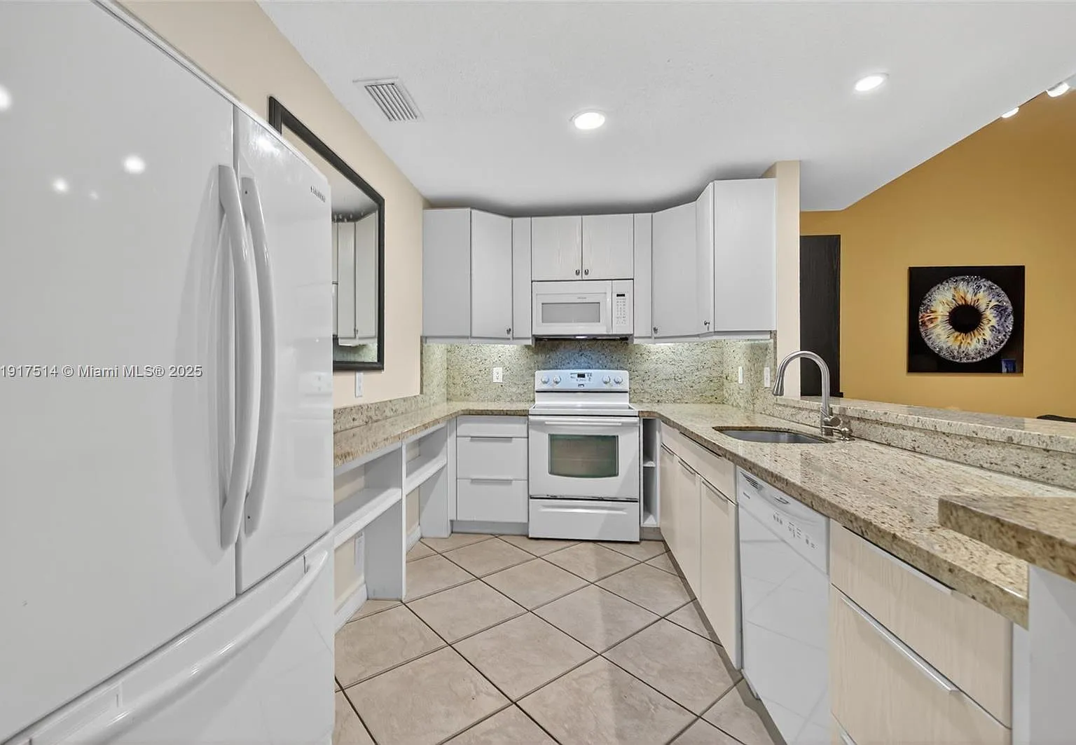 3 bed, 1400 sqft, $3,200 — Photo 3