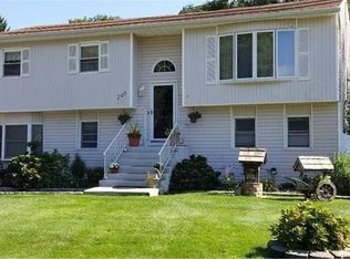 246 Beaverdam Rd, Islip Terrace, NY 11752
