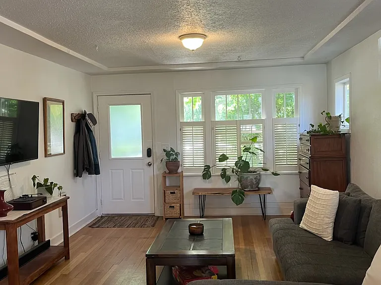 3311 G St — Photo 4