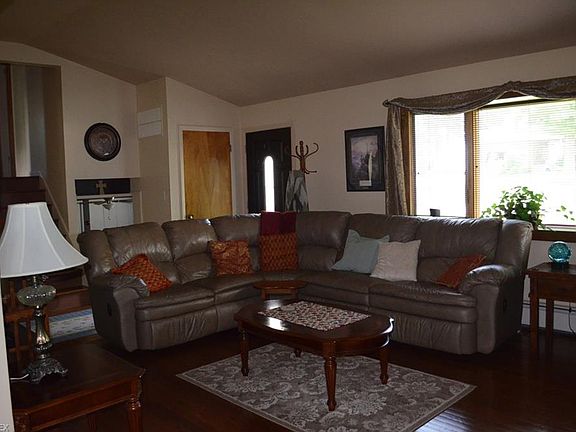 2nd image of 166 W Grayling Dr