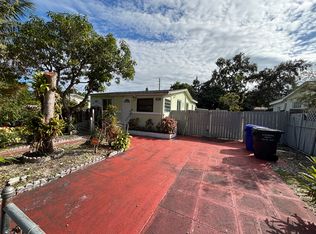 6420 Oak St, Hollywood, FL 33024