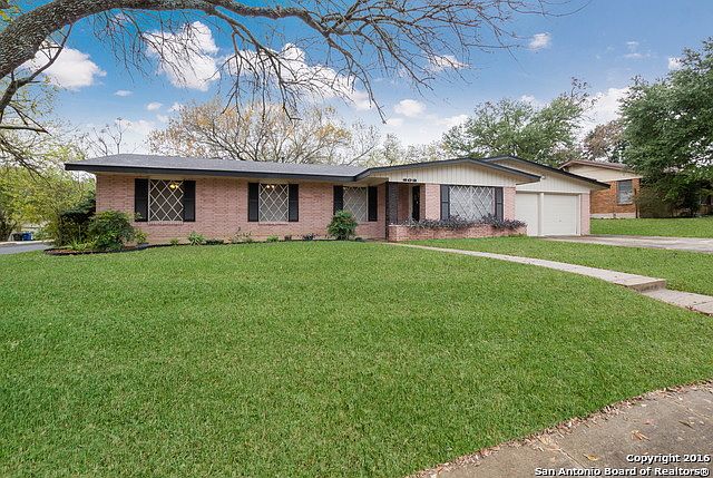 1st image of 302 Patricia Dr